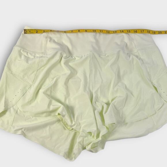 Athleta Run With It Short in Tequila Green Size 1X - Picture 7 of 8